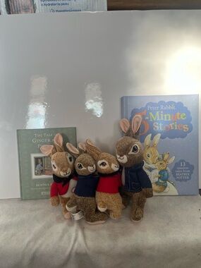 Peter Rabbit 2 books 4 Plush Set - lot / bundle